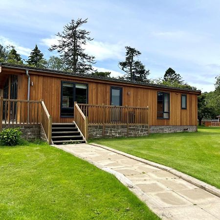 באלוך Skyline Lodge Loch Lomond Castle Lodges מראה חיצוני תמונה